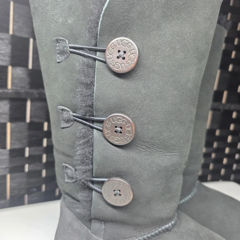 UGG Australia Bailey Button Triplet Black Suede Sheepskin Tall Boots 1873 Size 7